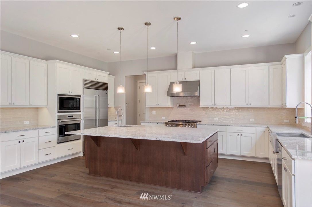 9950 Upper Preston Road Southeast Issaquah, WA 98027 - Photo 3 of 14 Gallery Image 3