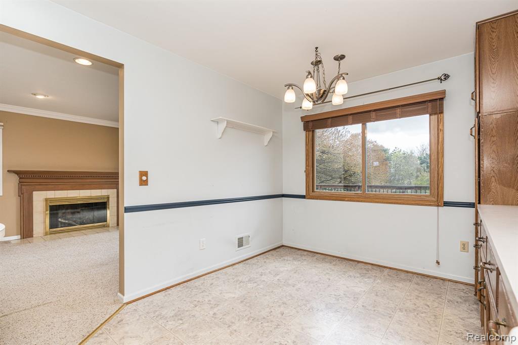 1643 Hillside Lane Rochester Hills, MI 48307 - Photo 22 of 48