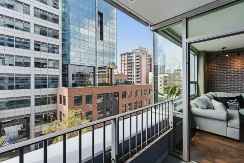 $565,500 | 321 Tenth Avenue, Unit 606, San Diego, CA 92101