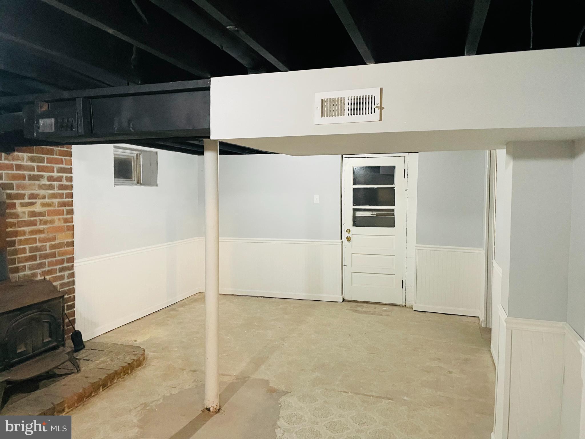 9902 Harford Road Baltimore, MD 21234 - Photo 15 of 17 a view of a garage