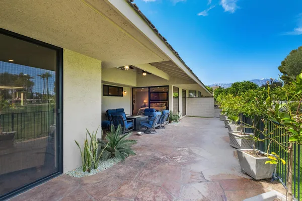 a view of outdoor space yard and porch