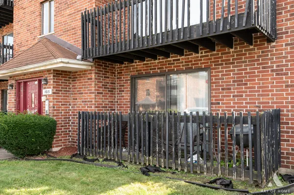 $74,900 | 1613 Astor Street, Unit 1W, Calumet City, IL 60409