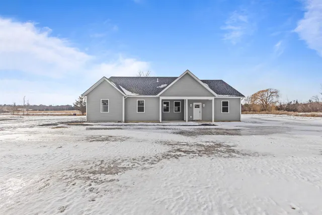 $695,000 | 52 East Olive Street, Grand Isle, VT 05458