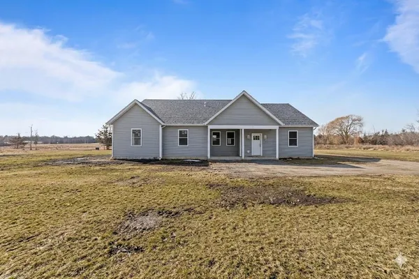 $695,000 | 52 East Olive Street, Grand Isle, VT 05458