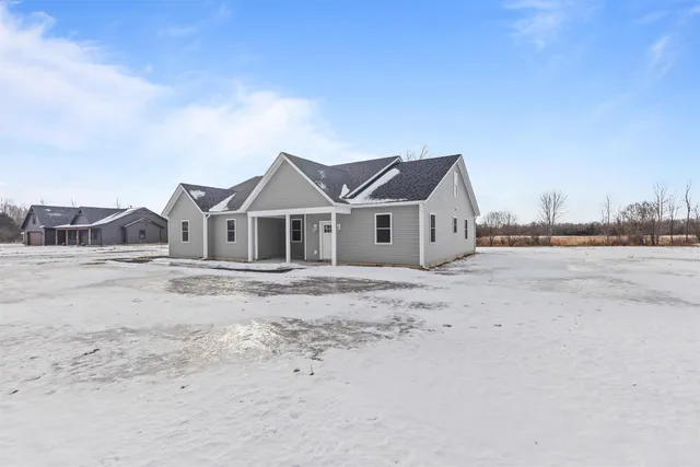 $695,000 | 52 East Olive Street, Grand Isle, VT 05458