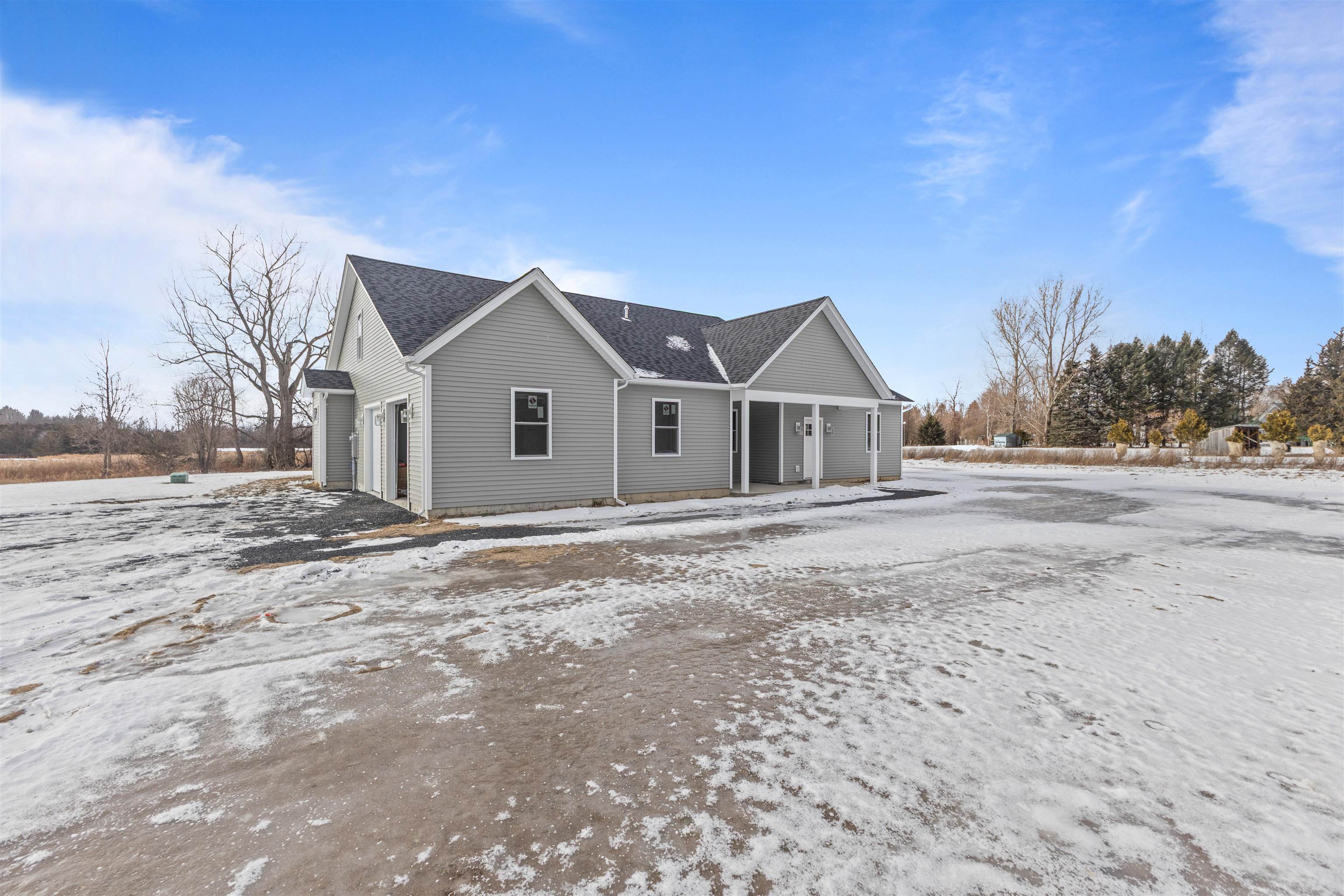 52 East Olive Street Grand Isle, VT 05458 - Photo 3 of 29