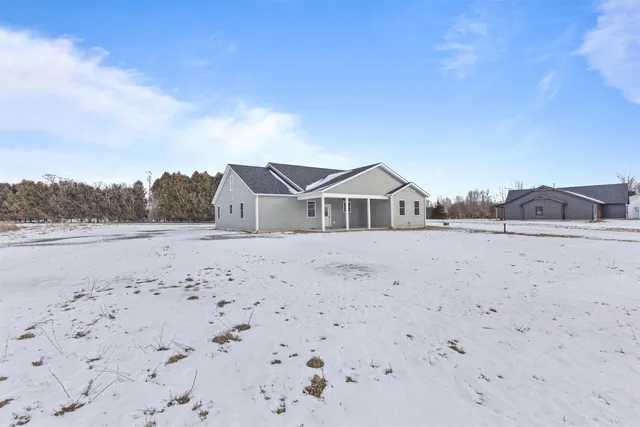 $695,000 | 52 East Olive Street, Grand Isle, VT 05458