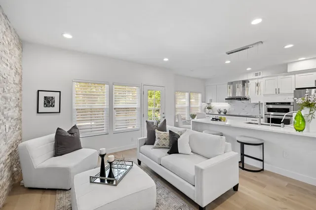 $1,999,900 | 24 Dauphine, Newport Coast, CA 92657