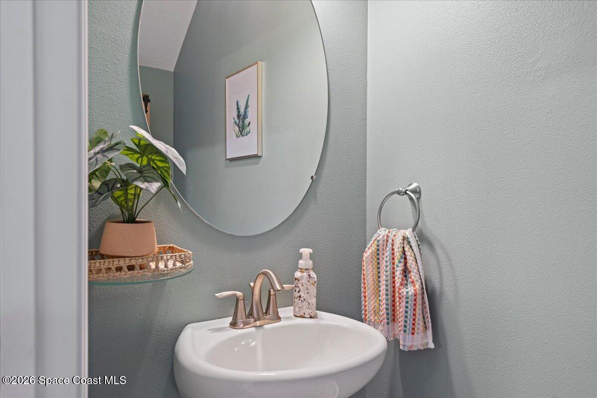3271 Titanic Circle, Unit 39 Melbourne, FL 32903 - Photo 6 of 47 Powder Room