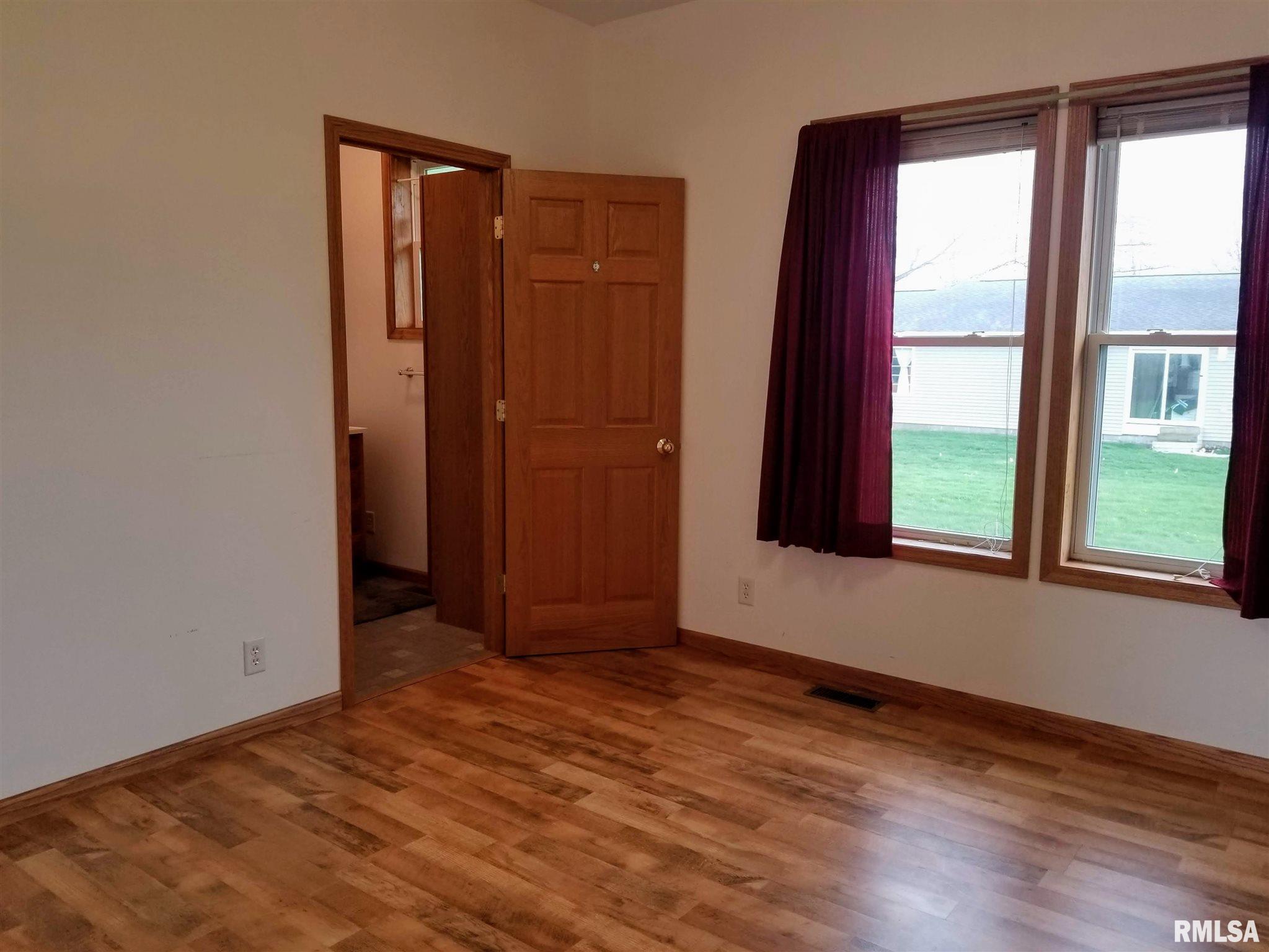 15811 Kennedy Road Auburn, IL 62615 - Photo 7 of 50