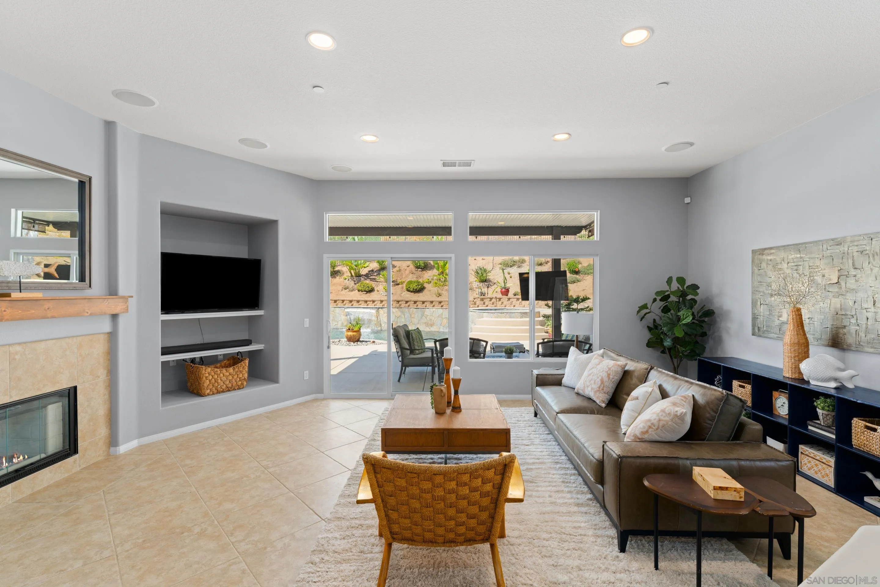 14510 Red Hawk Lane Poway, CA 92064 - Photo 15 of 40 Gallery Image 15