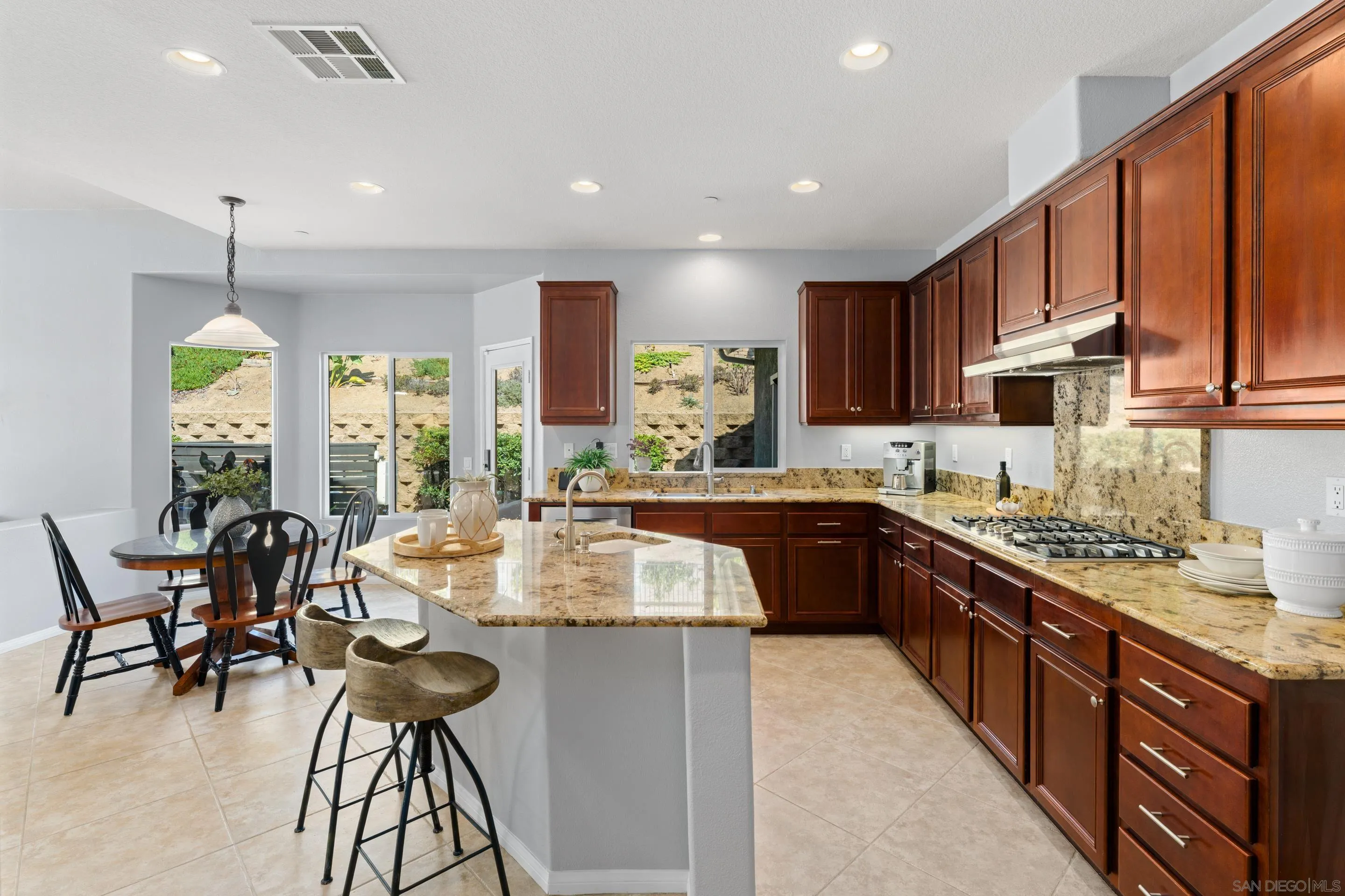 14510 Red Hawk Lane Poway, CA 92064 - Photo 20 of 40 Gallery Image 20