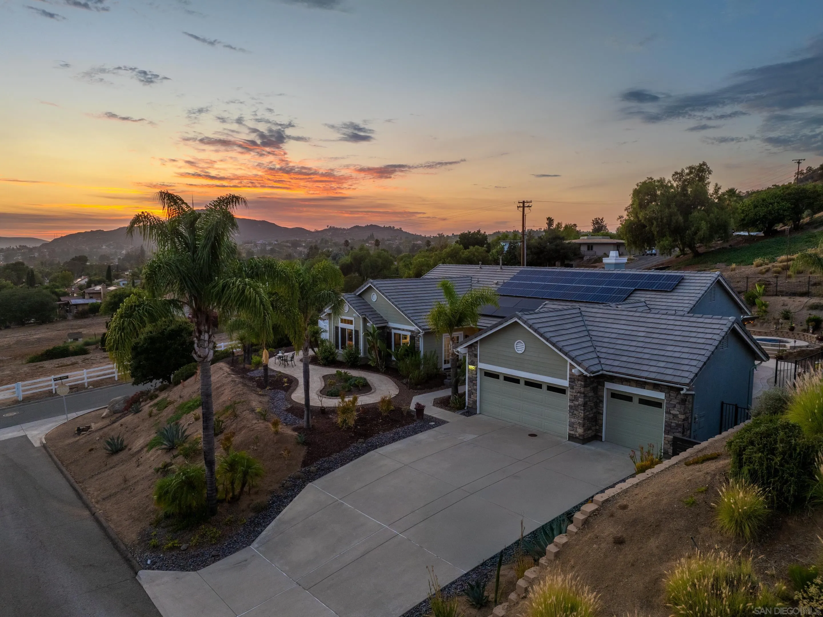 14510 Red Hawk Lane Poway, CA 92064 - Photo 3 of 40 Gallery Image 3