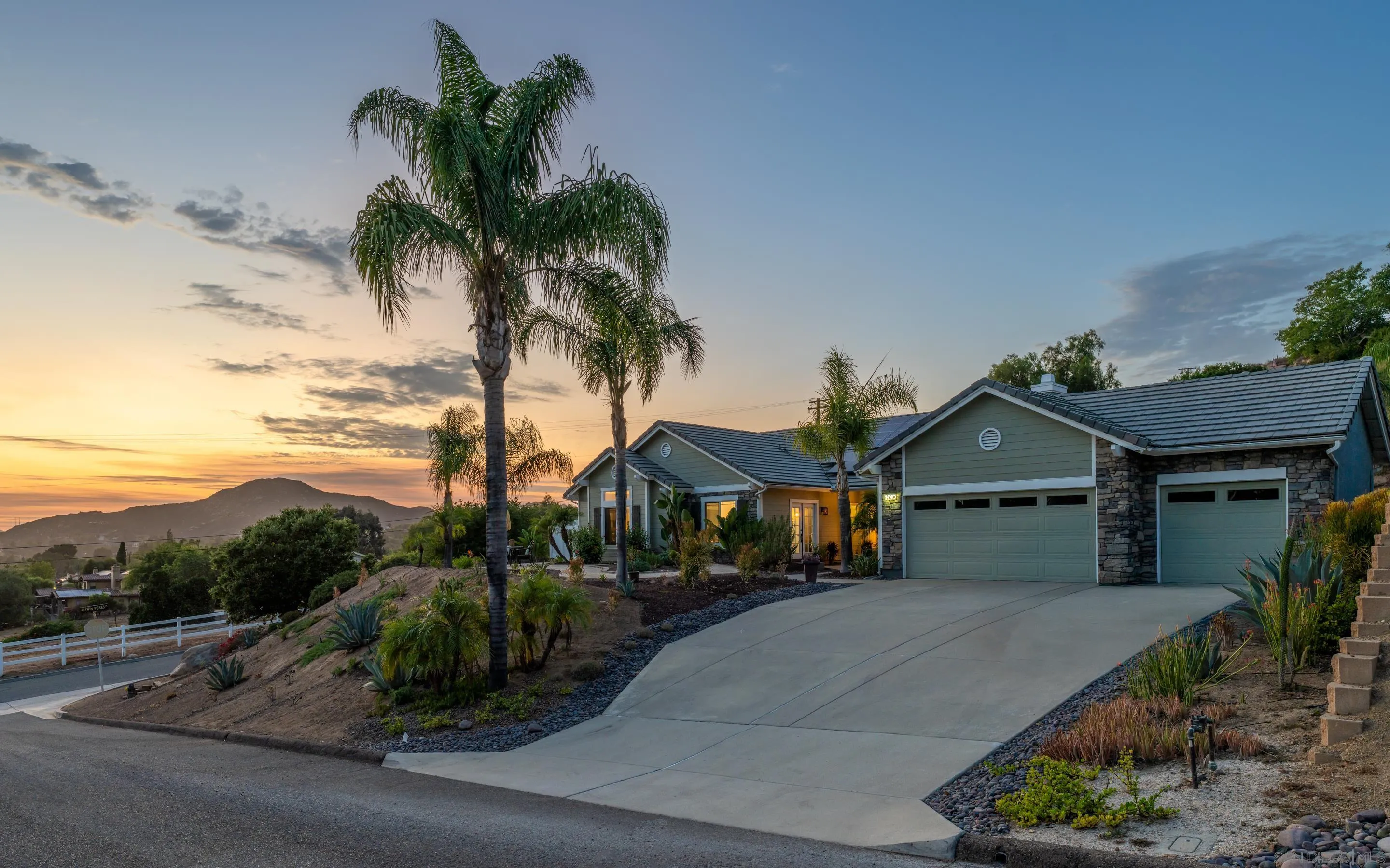 14510 Red Hawk Lane Poway, CA 92064 - Photo 4 of 40 Gallery Image 4