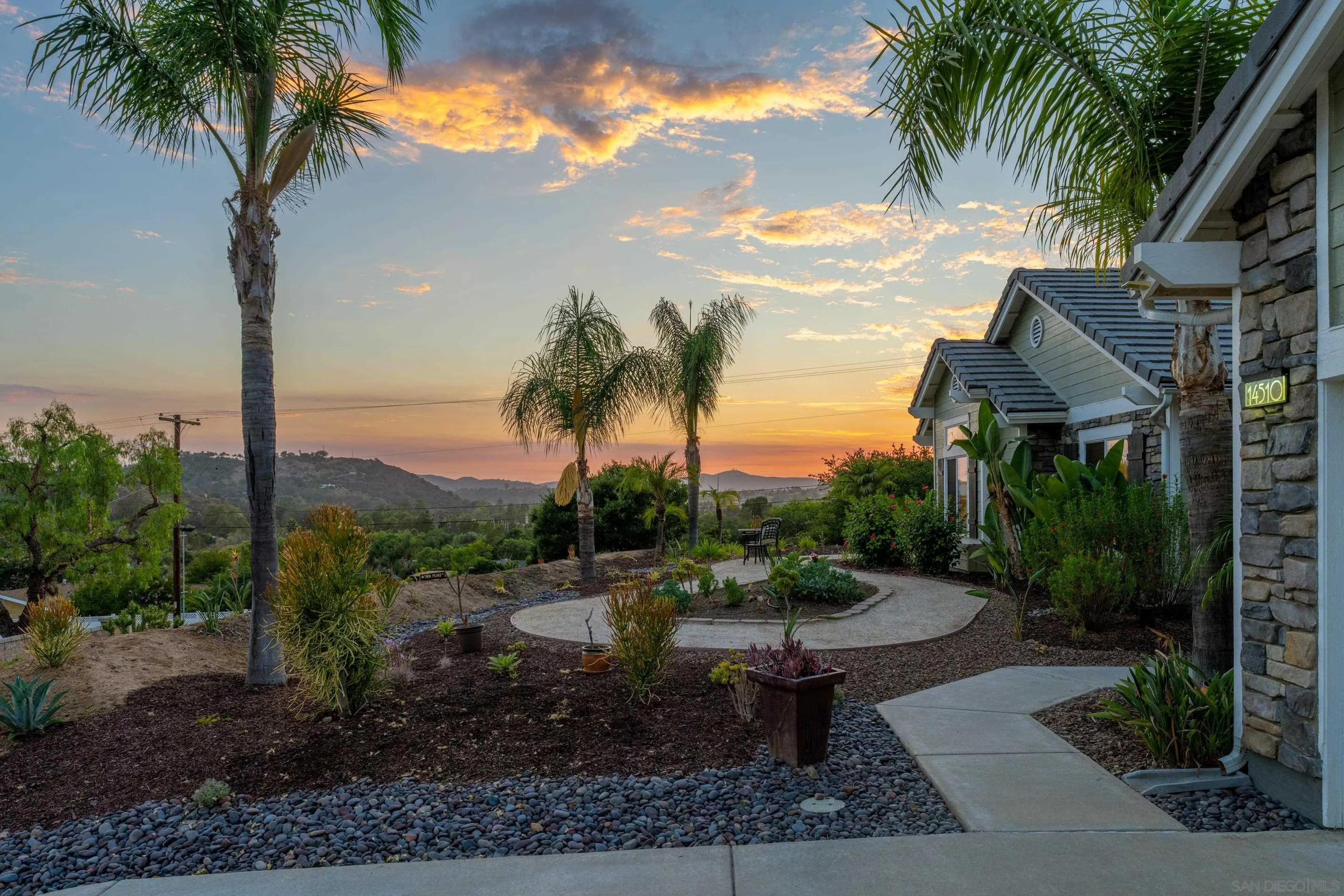 14510 Red Hawk Lane Poway, CA 92064 - Photo 8 of 40 Gallery Image 8