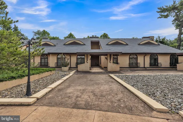 $325,000 | 24 Centura Cherry Hill, Cherry Hill, NJ 08003