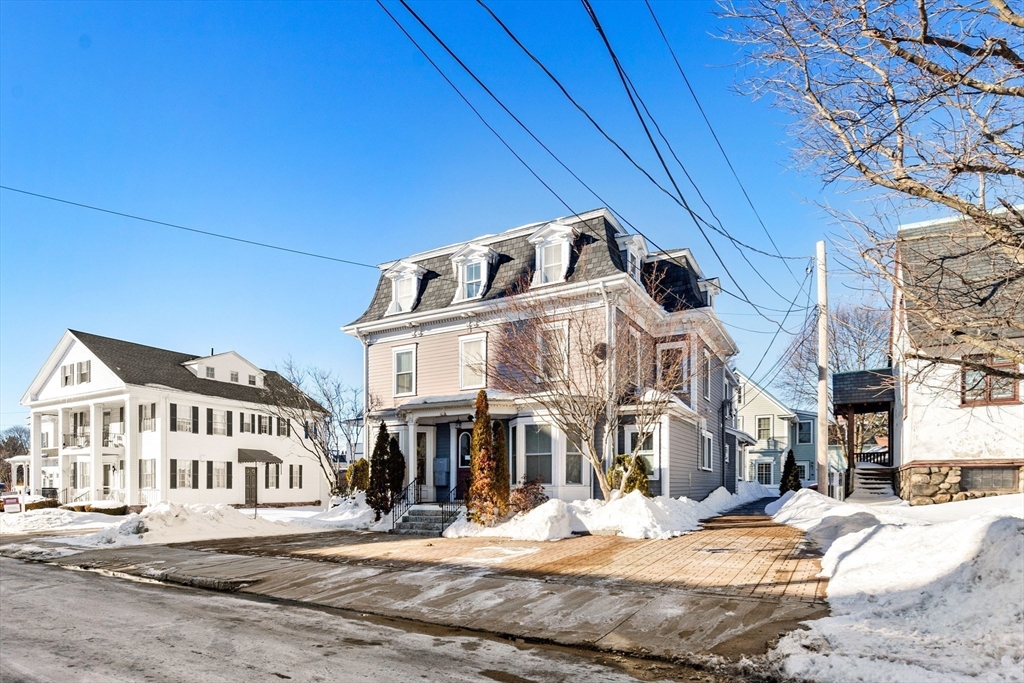 8 Common Street, Unit 3 Stoneham, MA 02180 - Photo 24 of 29 a view of a big building