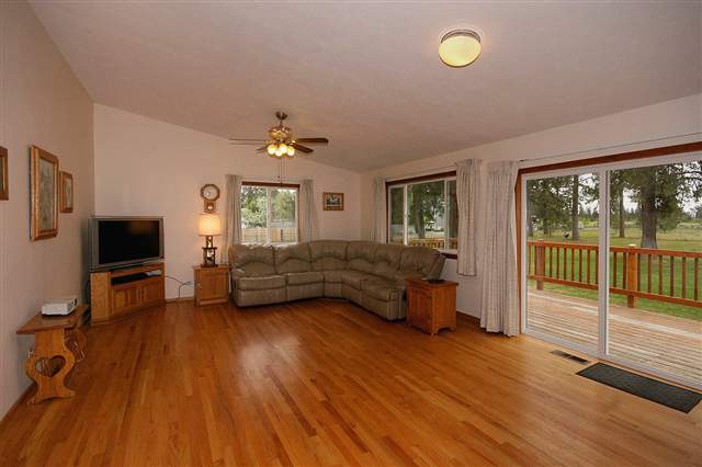 8107 West Griffin Road Cheney, WA 99004 - Photo 3 of 8