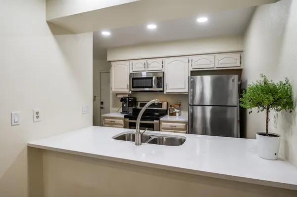 $2,195 | 5100 Verde Valley Lane, Unit 158, Dallas, TX 75254