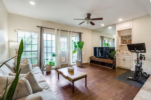 $2,195 | 5100 Verde Valley Lane, Unit 158, Dallas, TX 75254