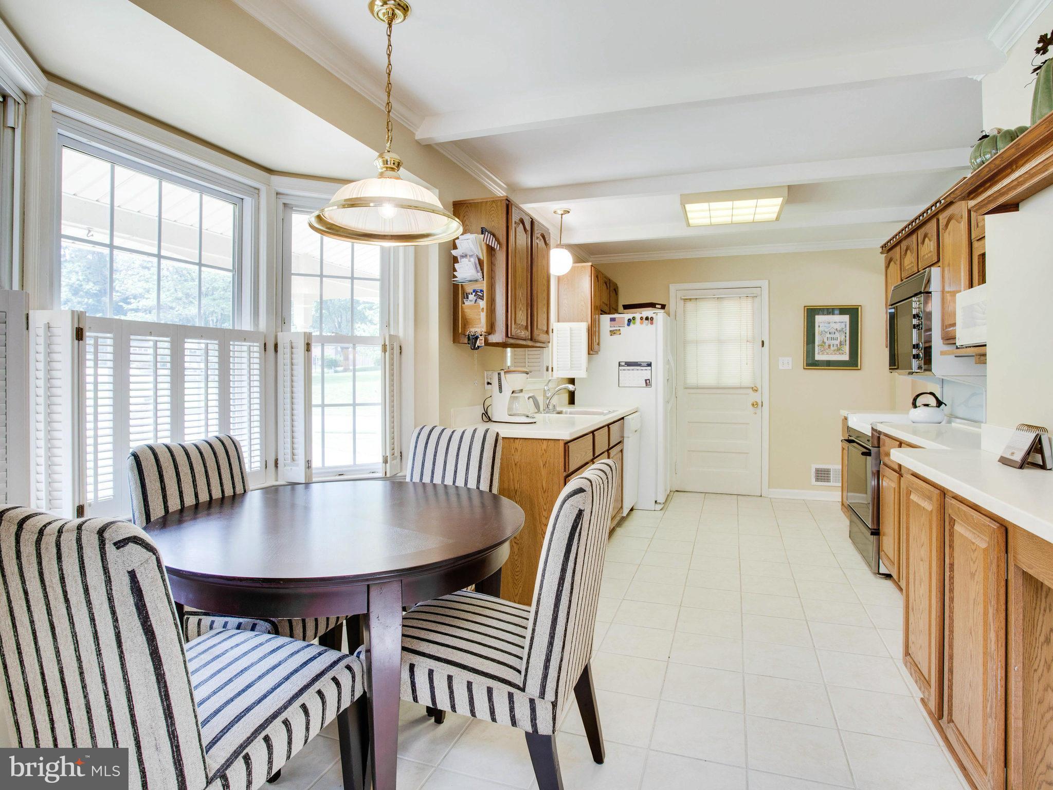 8900 Side Saddle Road Springfield, VA 22152 - Photo 15 of 30 Kitchen
