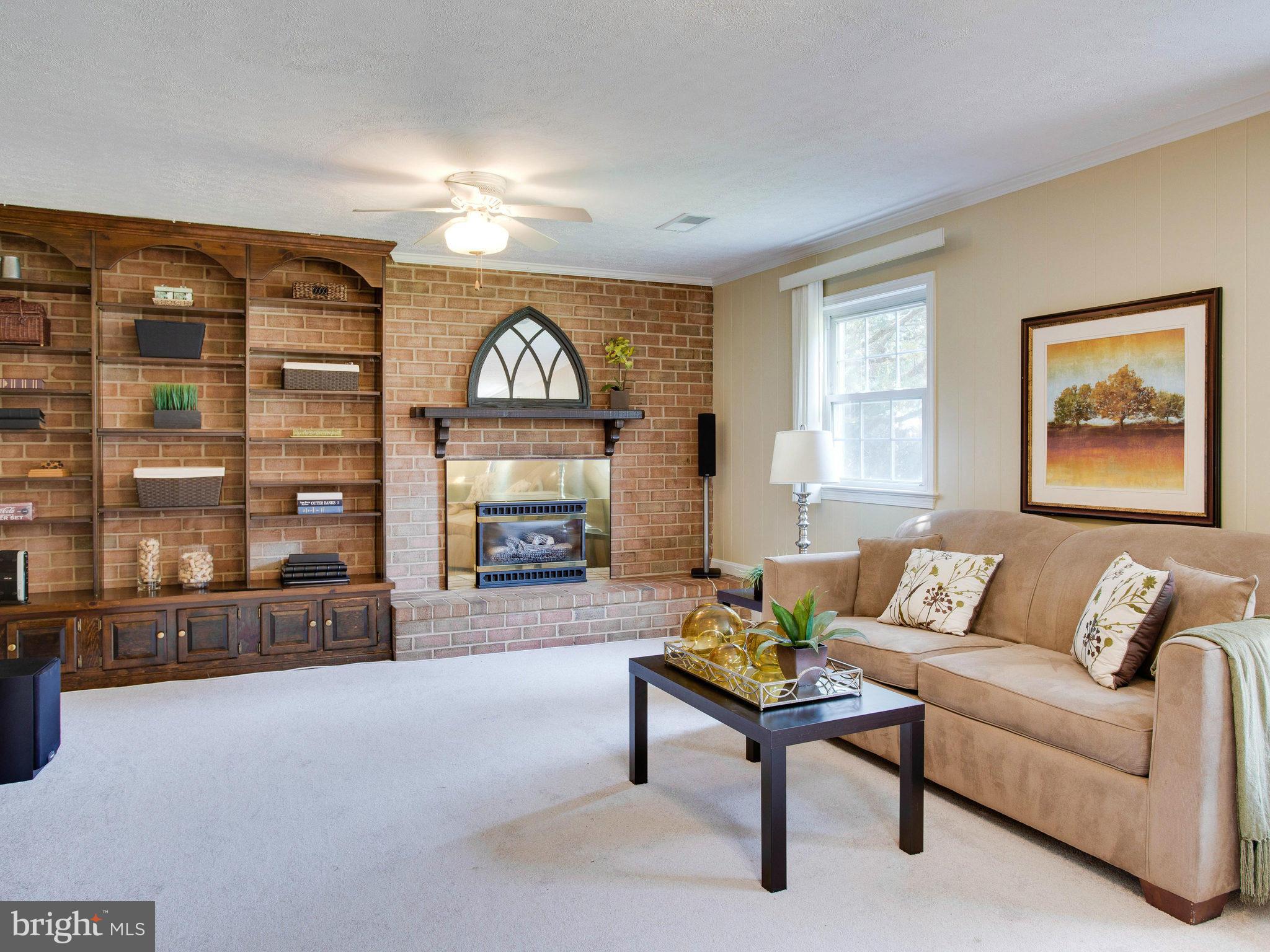 8900 Side Saddle Road Springfield, VA 22152 - Photo 22 of 30 Family Room