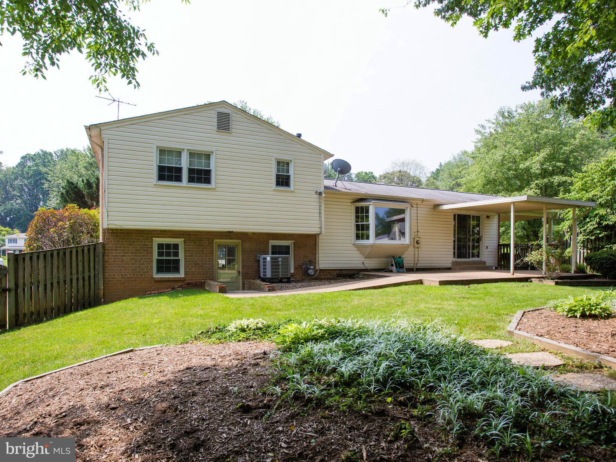 8900 Side Saddle Road Springfield, VA 22152 - Photo 28 of 30 Exterior (Rear)