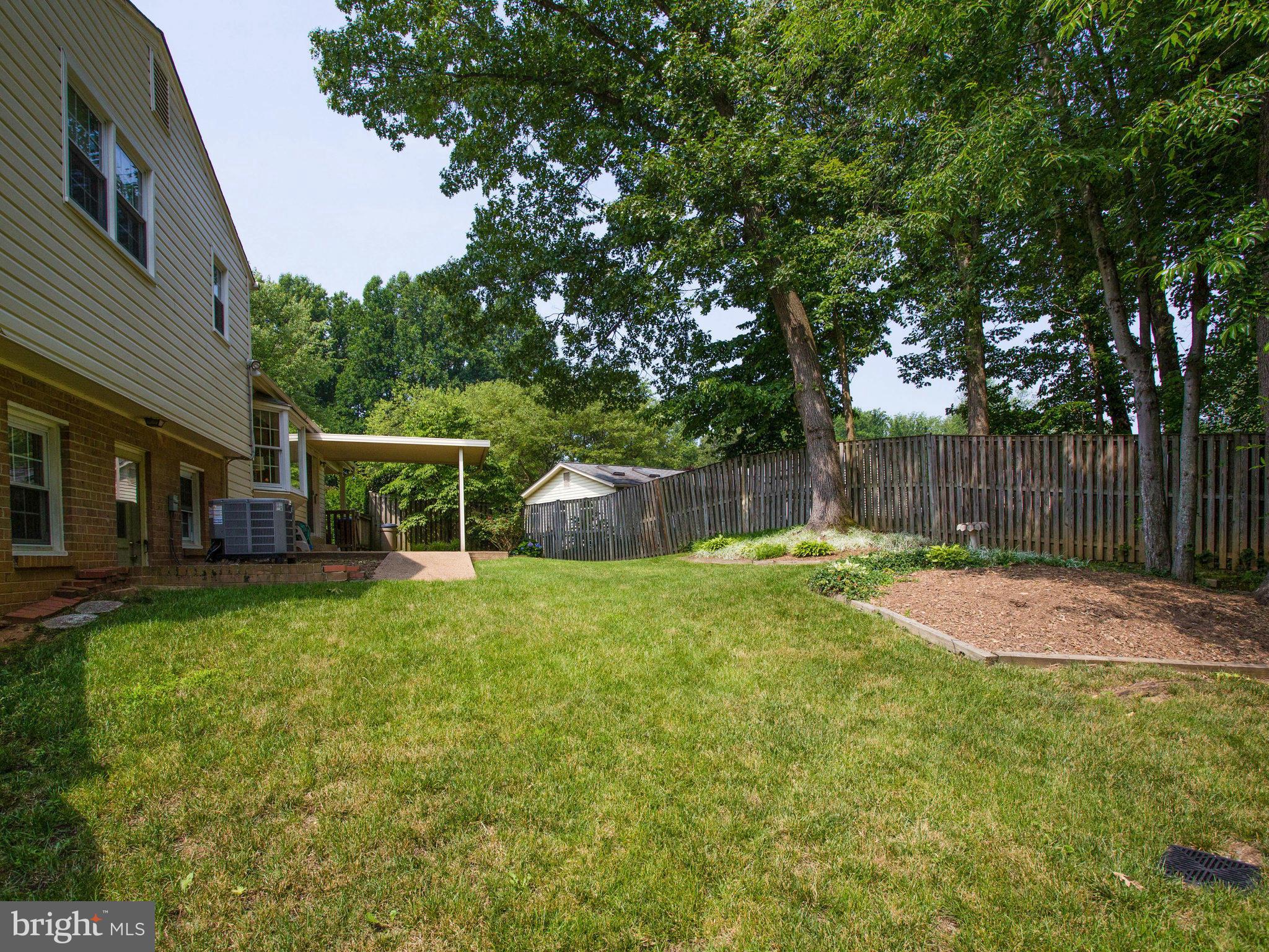 8900 Side Saddle Road Springfield, VA 22152 - Photo 29 of 30 Exterior (Rear)
