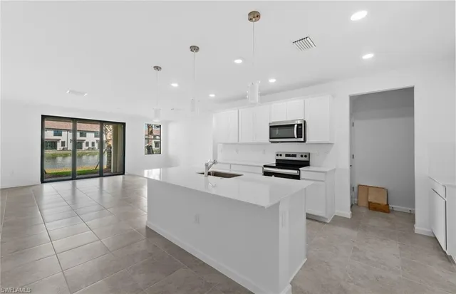 $2,000 | 1587 Lake Jessup Circle, Cape Coral, FL 33909