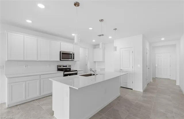 $2,000 | 1587 Lake Jessup Circle, Cape Coral, FL 33909