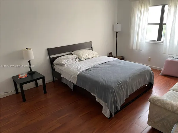 $2,200 | 240 Lakeview Drive, Unit 308, Weston, FL 33326