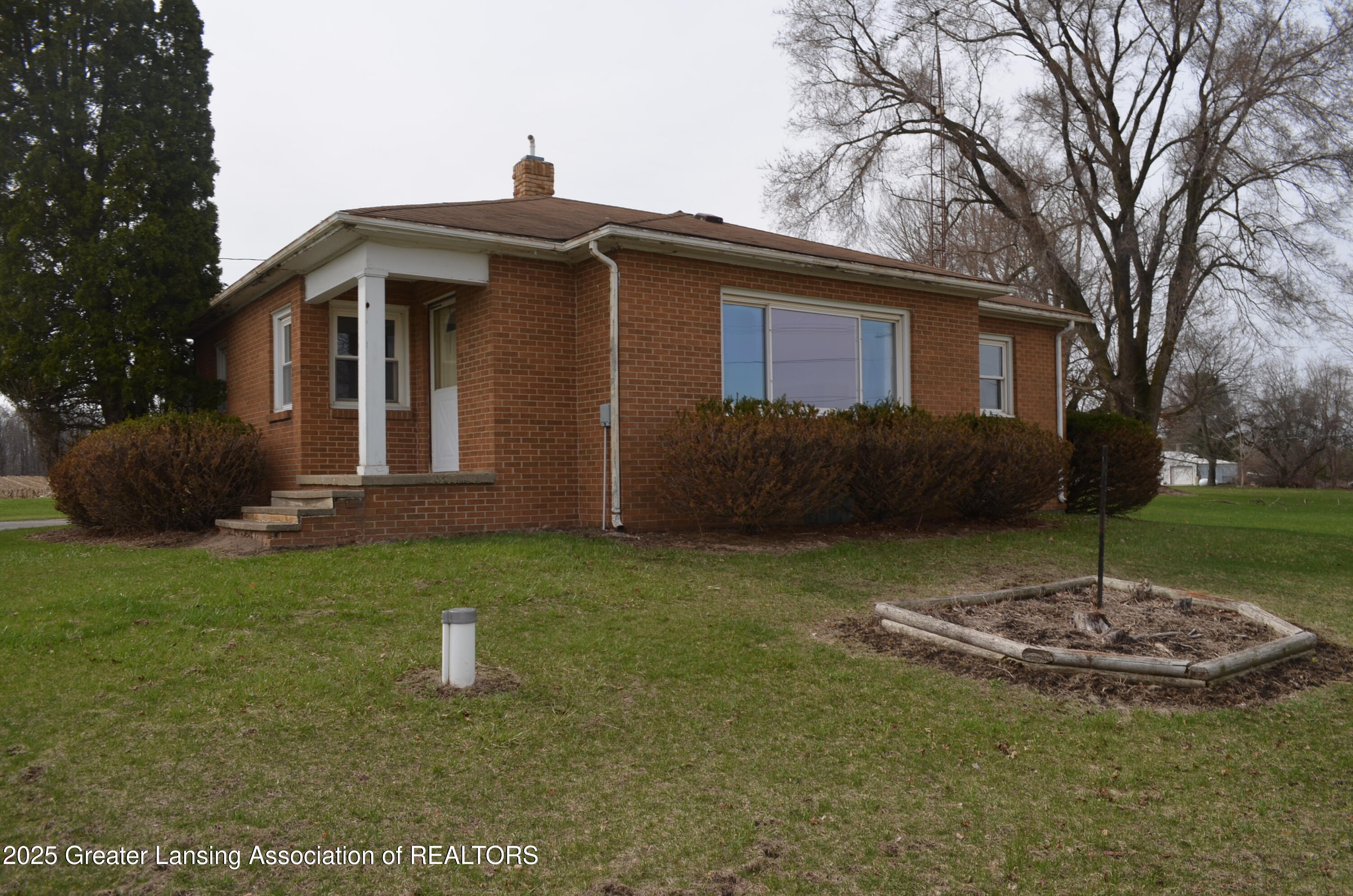 1991 North Stewart Road Charlotte, MI 48813 - Photo 2 of 37 DSC_0270