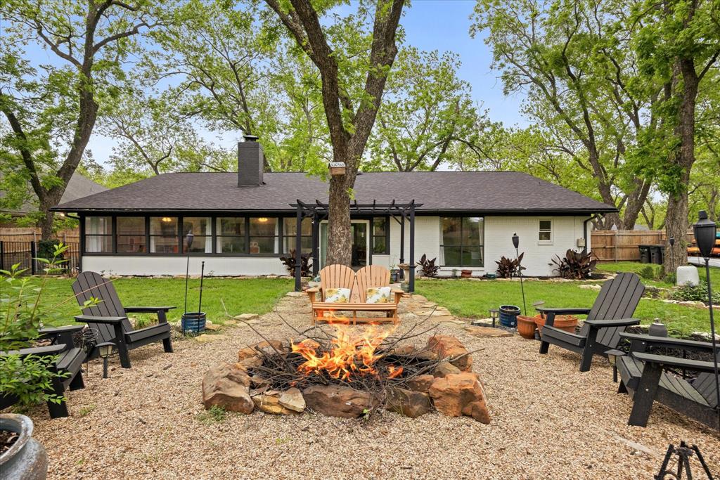 8513 Ravenswood Road Granbury, TX 76049 - Photo 25 of 31 Cozy fire pit
