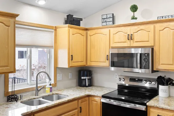 $410,000 | 2102 Whitetail Run, Buffalo, MN 55313