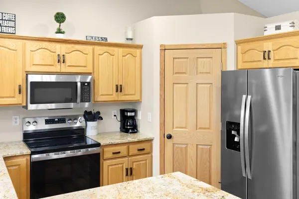 $410,000 | 2102 Whitetail Run, Buffalo, MN 55313