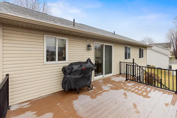 $410,000 | 2102 Whitetail Run, Buffalo, MN 55313