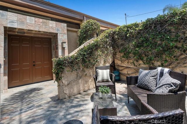 $7,000 | 3482 Coldwater Canyon Avenue, Studio City, CA 91604