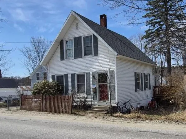 $205,000 | 27 Royal Street, Winthrop, ME 04364