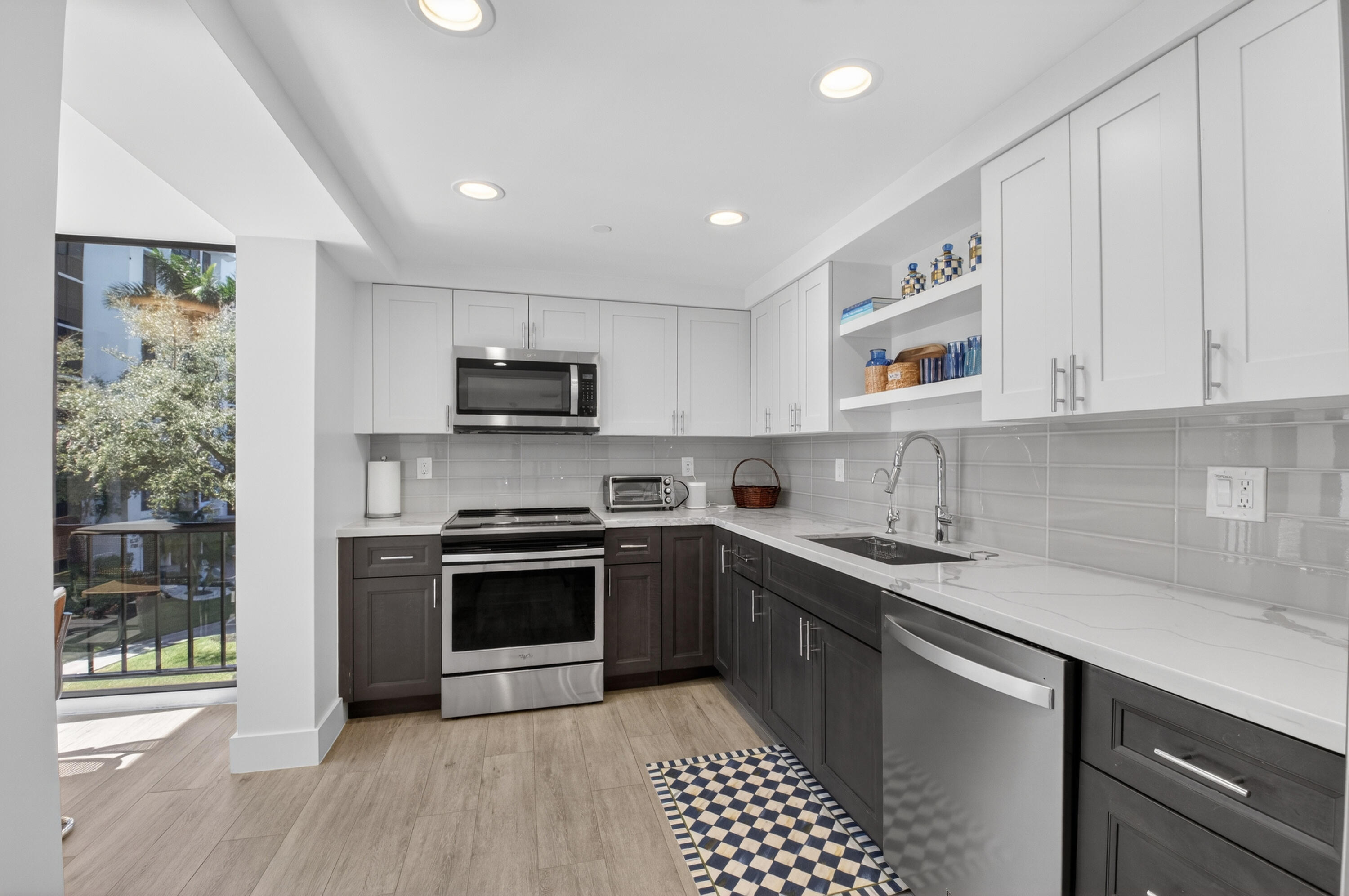 7754 Lakeside Boulevard, Unit 435 Boca Raton, FL 33434 - Photo 20 of 66 DSC_8198