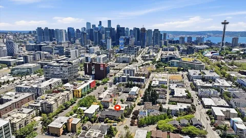 $495,000 | 914 6th Avenue North, Unit 201, Seattle, WA 98109