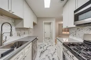 $2,950 | 13030 Mitchwin Road, Farmers Branch, TX 75234