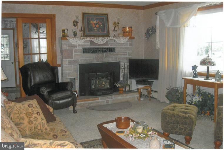 19461 Spring Run Road Spring Run, PA 17262 - Photo 5 of 10 Living Room