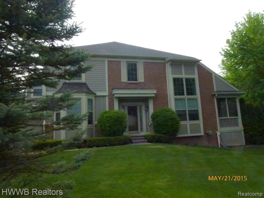 3561 Windingbrook Circle, Unit 93 Rochester Hills, MI 48309 - Photo 1 of 22
