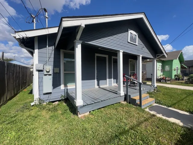 $960 | 6913 Avenue L, Houston, TX 77011