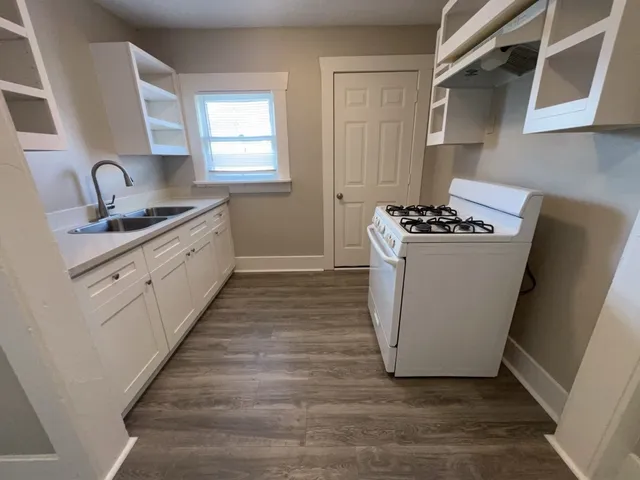 $960 | 6913 Avenue L, Houston, TX 77011