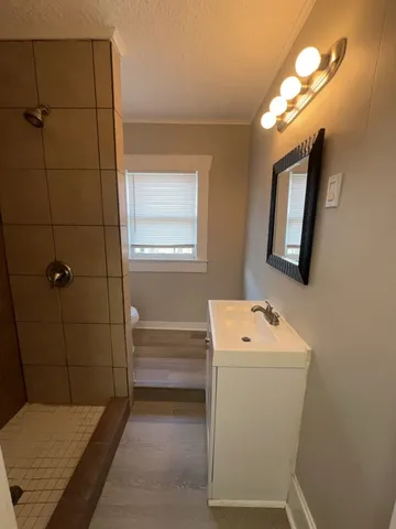 $960 | 6913 Avenue L, Houston, TX 77011