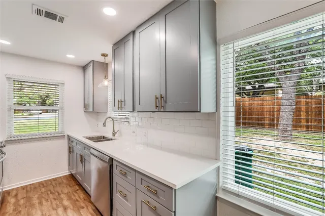 $2,050 | 6804 Kenosha Pass, Unit B, Austin, TX 78735