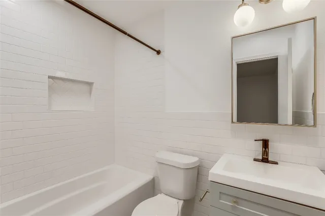 $2,050 | 6804 Kenosha Pass, Unit B, Austin, TX 78735