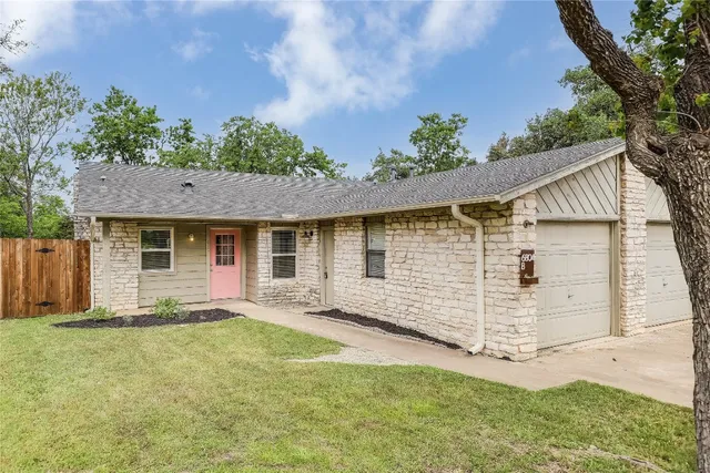 $2,050 | 6804 Kenosha Pass, Unit B, Austin, TX 78735