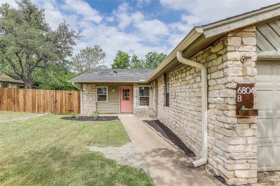 6804 Kenosha Pass, Unit B Austin, TX 78735 - Photo 8 of 25